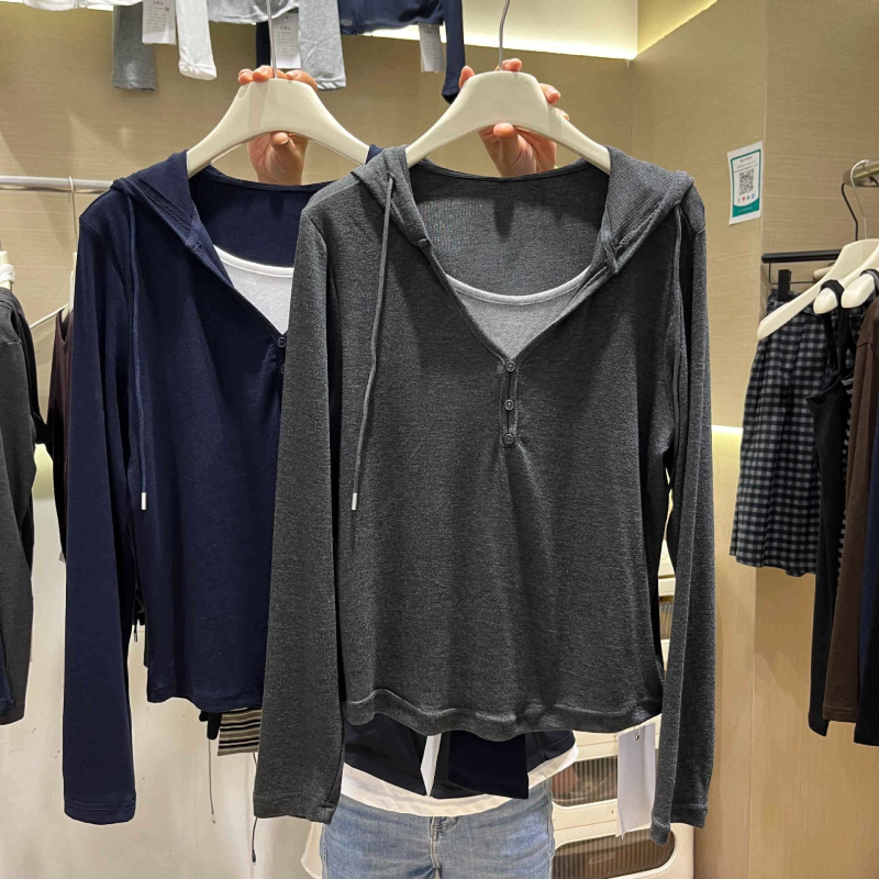 Majica s kapuljačom, dugih rukava, slobodna krojena, pamuk-poliester smjesa 30-50% poliester