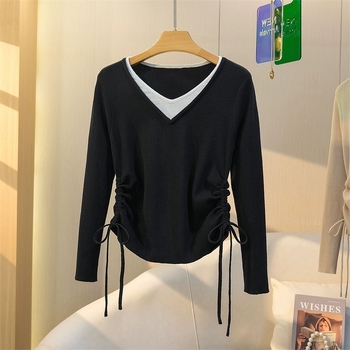 Tricou damă cu mânecă lungă, decolteu în V, croială lejeră, poliester, stil urban, toamnă 2023