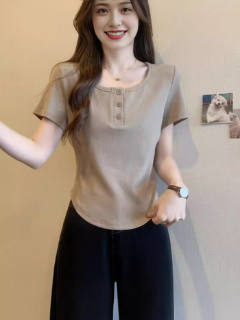 Ženski T-shirt od pamuka 95%+, kratki rukavi, okrugli izrez, jednobojni model, standardna duljina 50-65 cm