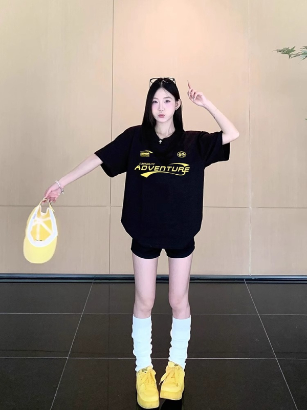 Ženski pamuk kratkih rukava T‑shirt, opuštena silueta, retro američki streetwear stil, korejski dizajn.