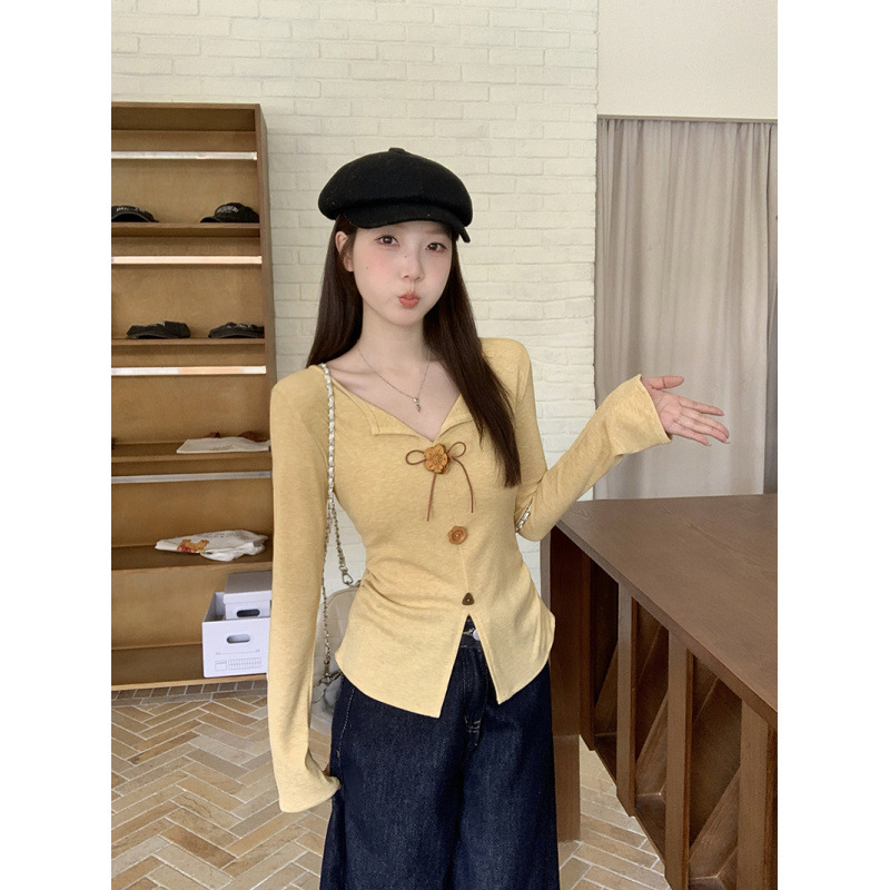 Női V-nyakú hosszú ujjú T-shirt 3D virág dísz a vállon, poliészter, 2025 ősz