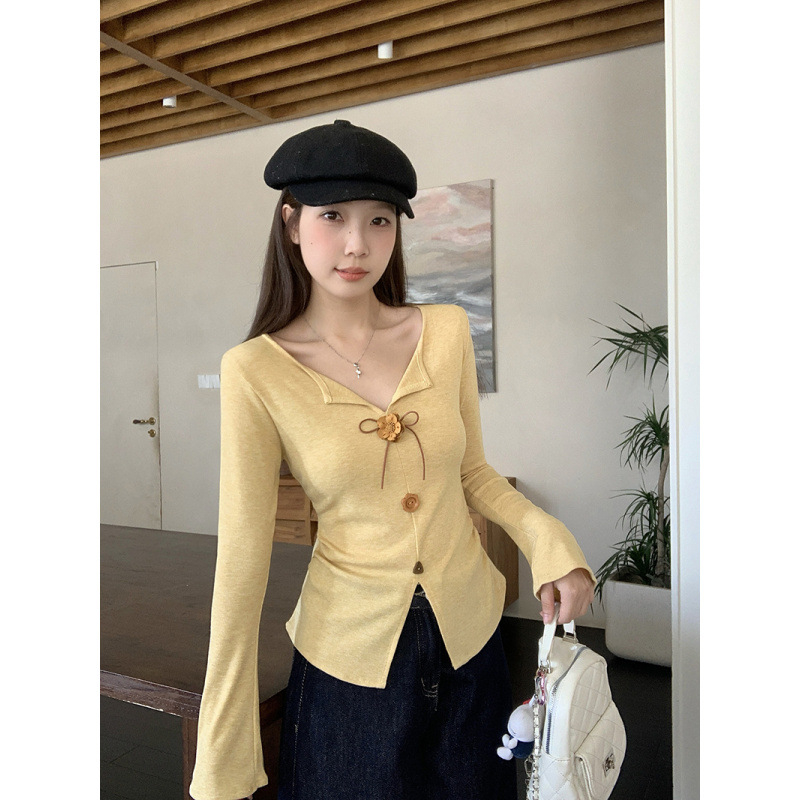 Női V-nyakú hosszú ujjú T-shirt 3D virág dísz a vállon, poliészter, 2025 ősz