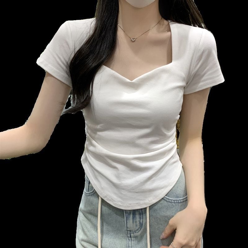 Rövid ujjú póló négyzetes nyakkal, paneles dizájn, poliészter 70–80%, karcsú fazon