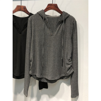 Oversize kapucnis hosszú ujjú póló viszkóz rostból, hímzés