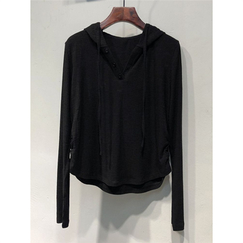 Oversize kapucnis hosszú ujjú póló viszkóz rostból, hímzés