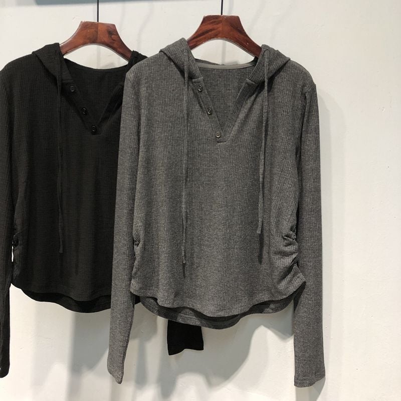 Oversize kapucnis hosszú ujjú póló viszkóz rostból, hímzés