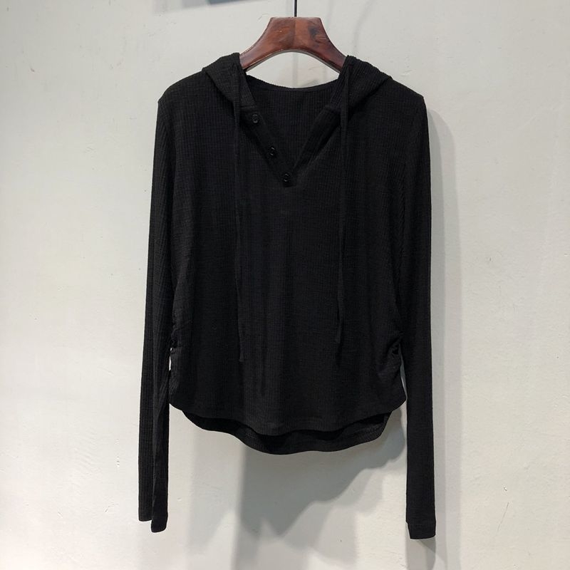 Oversize kapucnis hosszú ujjú póló viszkóz rostból, hímzés