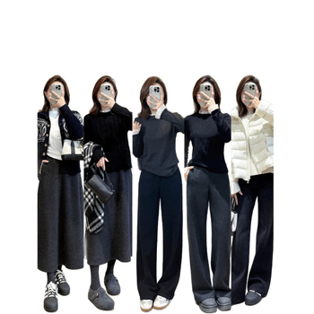 Csipke paneles női hosszú ujjú felső, fél-turtleneck gallér, poliészter, karcsúsított szabás, elegáns városi stílus