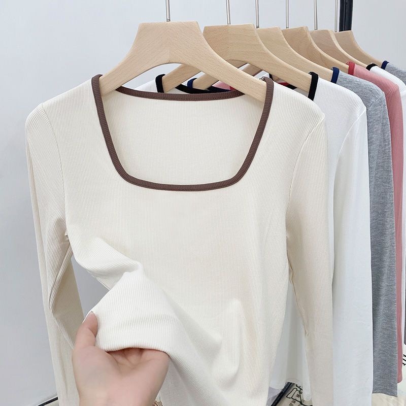 Hosszú ujjú koreai stílusú T-shirt slim fit, négyzetes gallér, színben harmonizáló mintázat