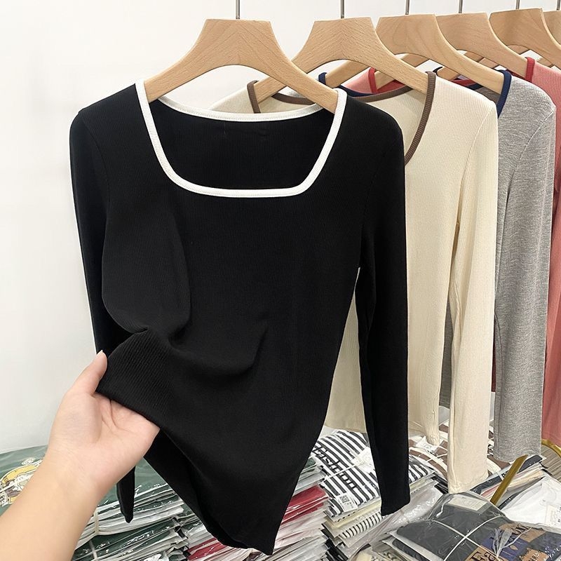 Hosszú ujjú koreai stílusú T-shirt slim fit, négyzetes gallér, színben harmonizáló mintázat