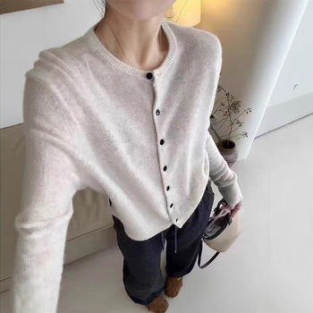 Cardigan džemper s okruglim izrezom, dugim rukavima, udoban kroj, akrilna smjesa, duljina 50–65 cm