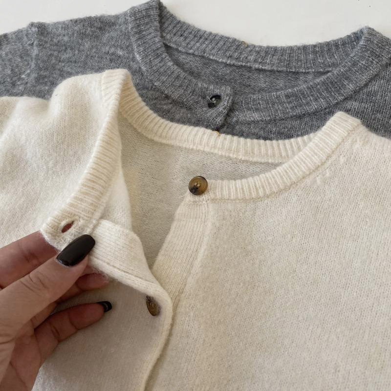 Cardigan džemper s okruglim izrezom, dugim rukavima, udoban kroj, akrilna smjesa, duljina 50–65 cm