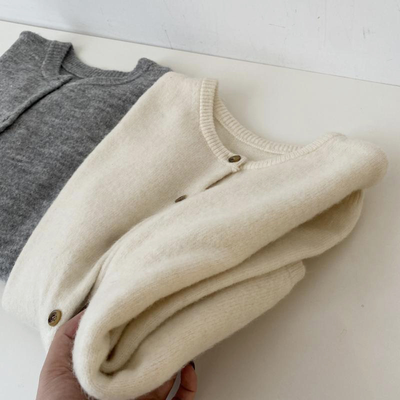 Cardigan džemper s okruglim izrezom, dugim rukavima, udoban kroj, akrilna smjesa, duljina 50–65 cm