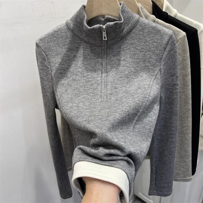 Derong anyagú női T‑shirt, álló gallér, hosszú ujjú, karcsú szabás, poliészter anyag, ősz 2025