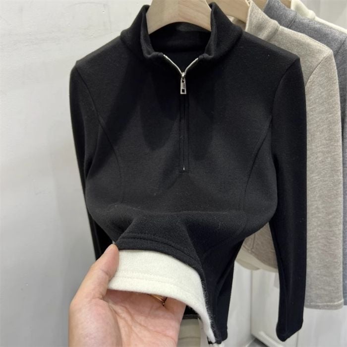 Derong anyagú női T‑shirt, álló gallér, hosszú ujjú, karcsú szabás, poliészter anyag, ősz 2025