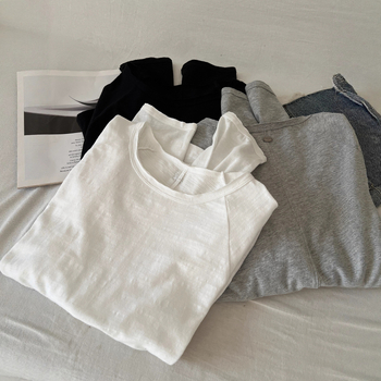 Pamut-elasztán keverékű póló, kerek nyak, hosszú ujjú, laza fazon