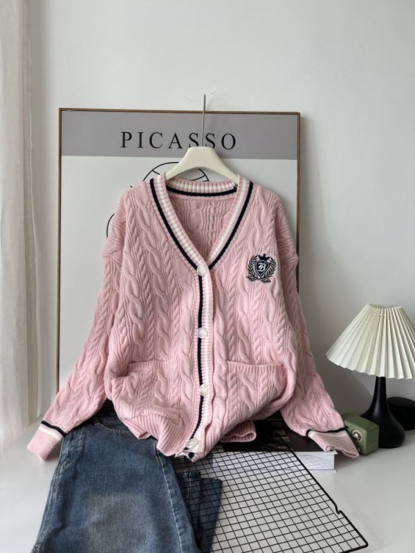 Kollégiumi stílusú V-nyakú kötött kardigán hímzéssel, jacquard mintával, őszi-téli, viszkóz-poliészter keverék, hosszú ujjú, normál hossz