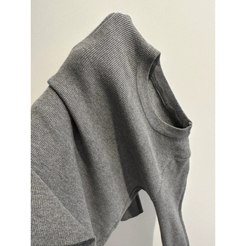 Női kereknyakú pulóver, karcsú fazon, hosszú ujjú, poliészter anyag