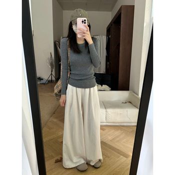 Női kereknyakú pulóver, karcsú fazon, hosszú ujjú, poliészter anyag