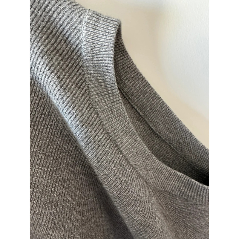 Női kereknyakú pulóver, karcsú fazon, hosszú ujjú, poliészter anyag