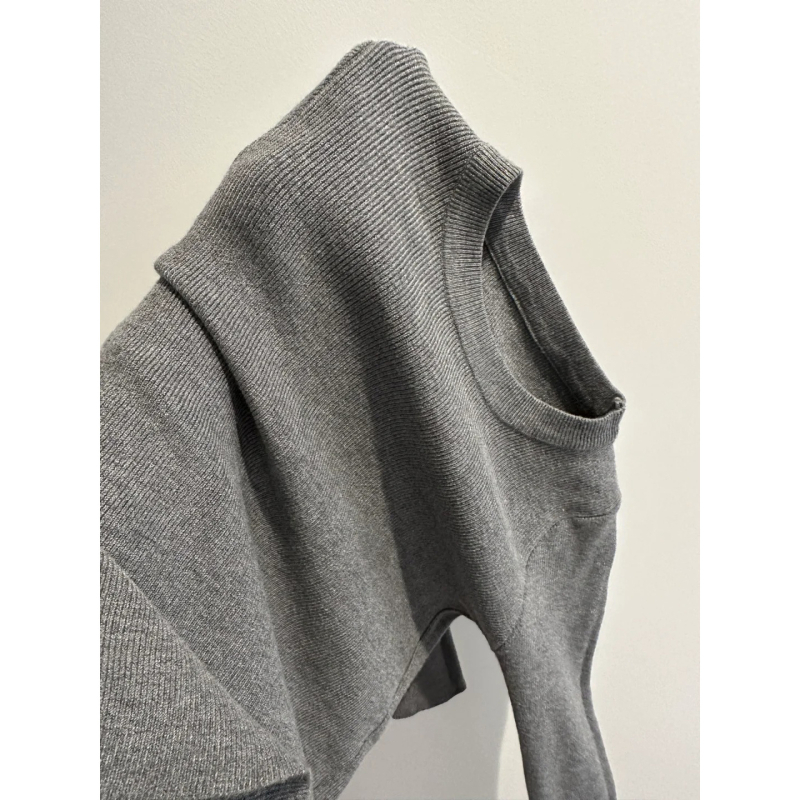 Női kereknyakú pulóver, karcsú fazon, hosszú ujjú, poliészter anyag