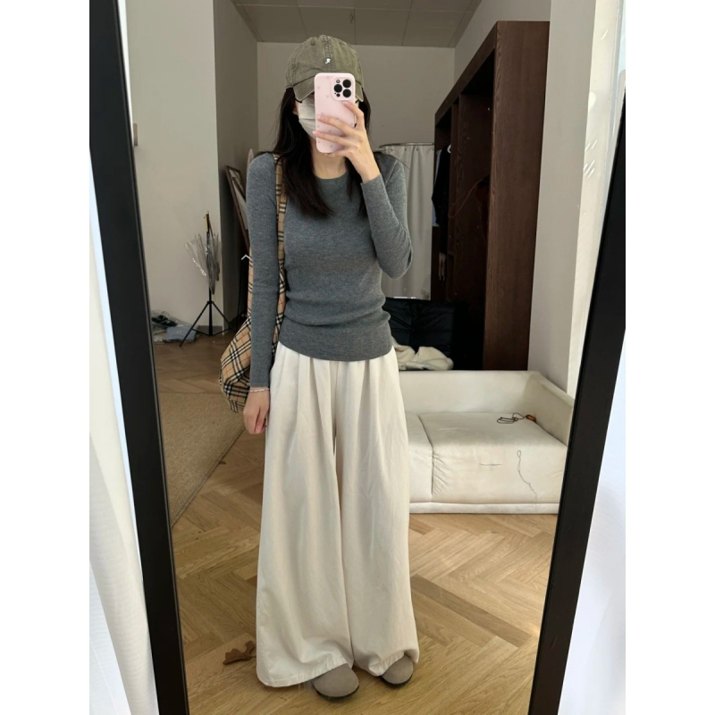 Női kereknyakú pulóver, karcsú fazon, hosszú ujjú, poliészter anyag