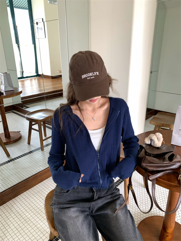 Slim-fit kardigan sa zipom i polo ovratnikom, dugi rukavi