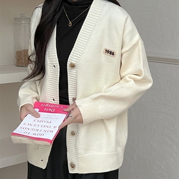 Koreai stílusú laza női kardigán – V-nyakú, akril-poliészter keverék (50–70%), kötött felső