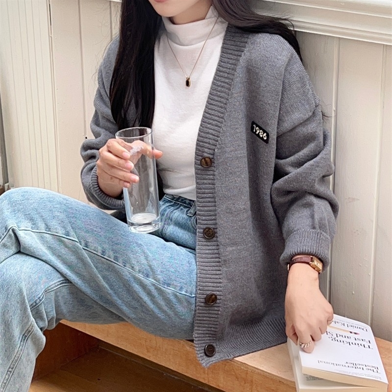 Koreai stílusú laza női kardigán – V-nyakú, akril-poliészter keverék (50–70%), kötött felső