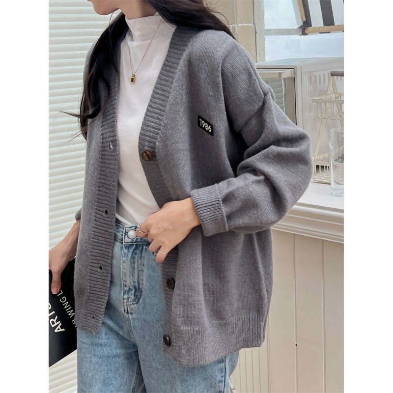 Koreai stílusú laza női kardigán – V-nyakú, akril-poliészter keverék (50–70%), kötött felső