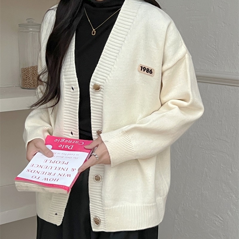 Koreai stílusú laza női kardigán – V-nyakú, akril-poliészter keverék (50–70%), kötött felső