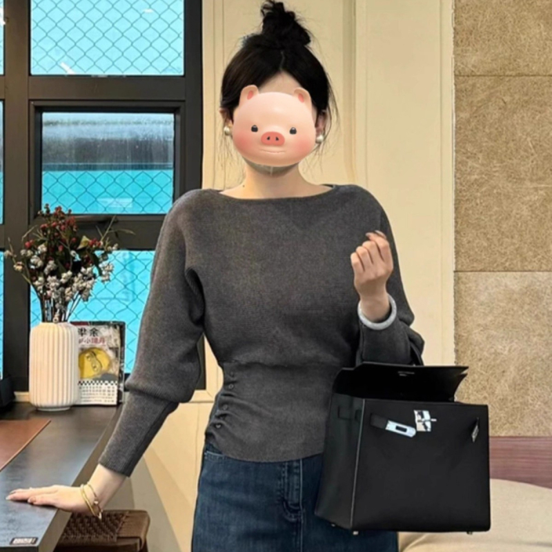 Kötött pulóver bat ujjakkal, kerek nyak, viszkóz szálból, közepes vastagság