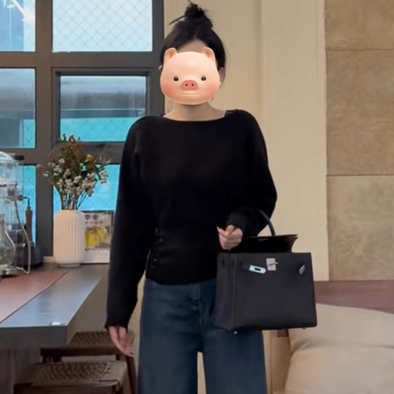 Kötött pulóver bat ujjakkal, kerek nyak, viszkóz szálból, közepes vastagság