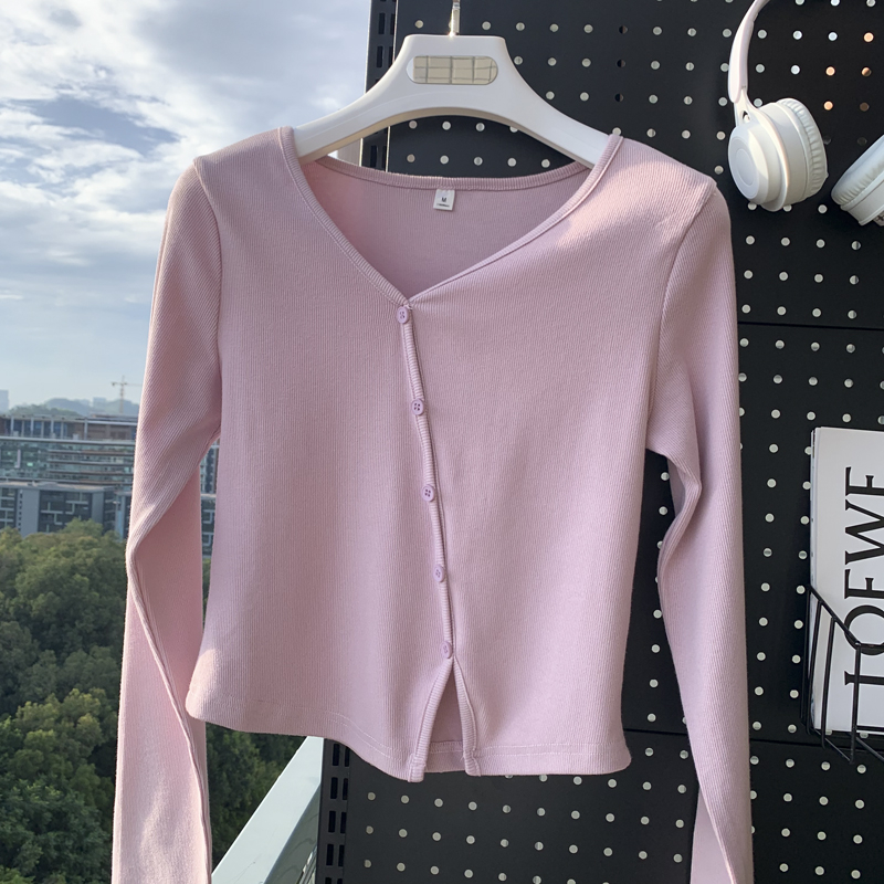 Kötött póló V-nyakú, hosszú ujjú, keskeny fazon, hímzés