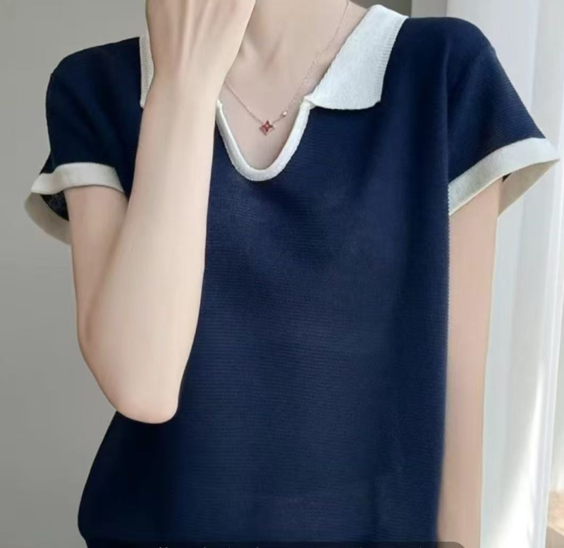 Tencel pleteni top s blok dizajnom, kratki rukavi, U-oblik ovratnik, slobodan kroj, kolža detalji