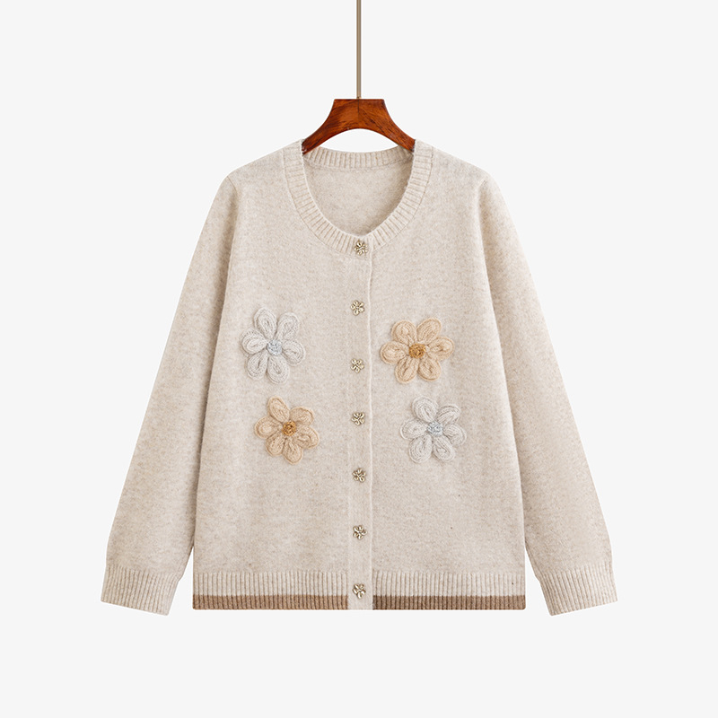 Naistele mõeldud heegeldatud kampsun-kardigan lillemotiiviga, polüestri kiud, pikad varrukad