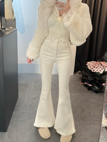 Naistele denimist džinsid, puuvillane, kõrge vöökoht, flared siluett, mikroelastsus, veluurvooder