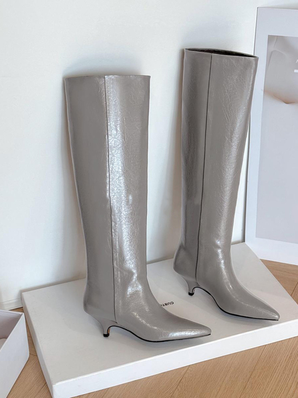 Μποτάκια μέχρι το γόνατο από γνήσιο δέρμα αγελάδας, με υψηλό σωλήνα, μυτερό δάχτυλο, λεπτό τακούνι 3-5 εκ