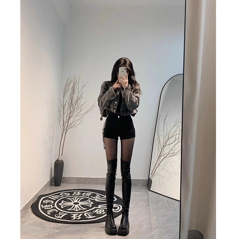 Čizme viteza iznad koljena, visok goljenac, debeli pet, srednji pet 3–5 cm, gornji dio od Super Fiber, bočni zatvarač