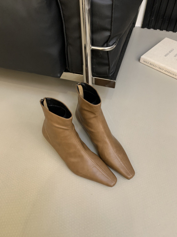 Botine de damă – vârf pătrat, toc gros, fermoar, gleznă joasă, talpă din cauciuc