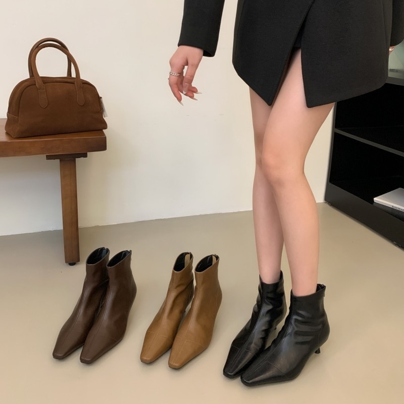 Botine de damă – vârf pătrat, toc gros, fermoar, gleznă joasă, talpă din cauciuc