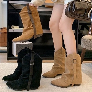 Ženske suede western čizme srednje dužine, s debelim petom 3-5 cm, oštar vrh, gumena potplata