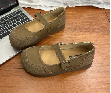 Mary Jane loafer s kvadratnim nosom, semiš gornji dio, niski pet 1–3 cm, gumena potplata, slip-on