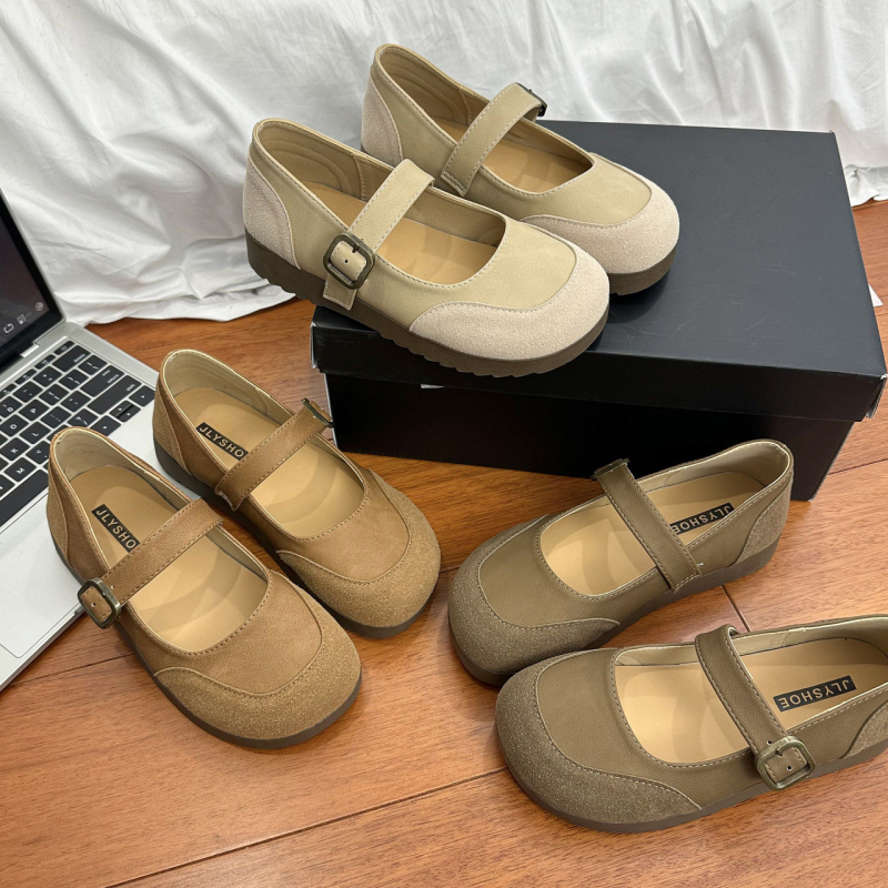 Mary Jane loafer s kvadratnim nosom, semiš gornji dio, niski pet 1–3 cm, gumena potplata, slip-on