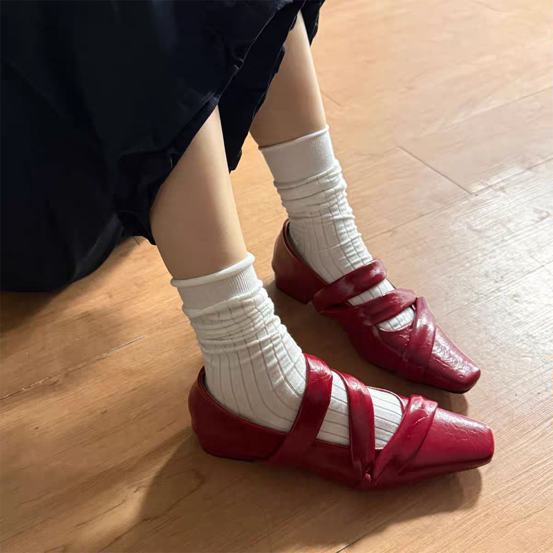 Ženske ravne cipele - moderan minimalistički stil, PU gornji dio, slip-on, kvadratna špička, niski pet 1–3 cm, gumeni đon