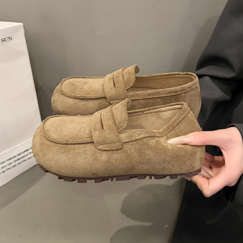 Ženske loaferice s debelim potplatom, zaobljenim vrhom, gornji i unutarnji materijal: super fiber, potplat: guma, niski pet 1–3 cm