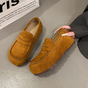 Ženske loaferice s debelim potplatom, zaobljenim vrhom, gornji i unutarnji materijal: super fiber, potplat: guma, niski pet 1–3 cm