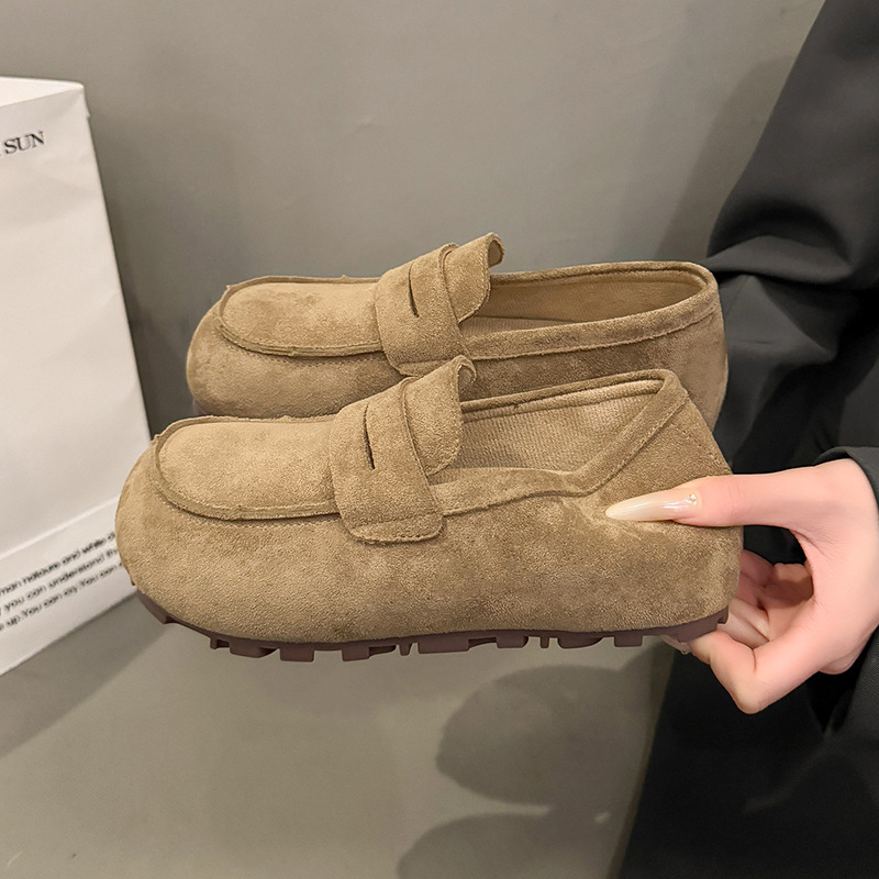 Ženske loaferice s debelim potplatom, zaobljenim vrhom, gornji i unutarnji materijal: super fiber, potplat: guma, niski pet 1–3 cm