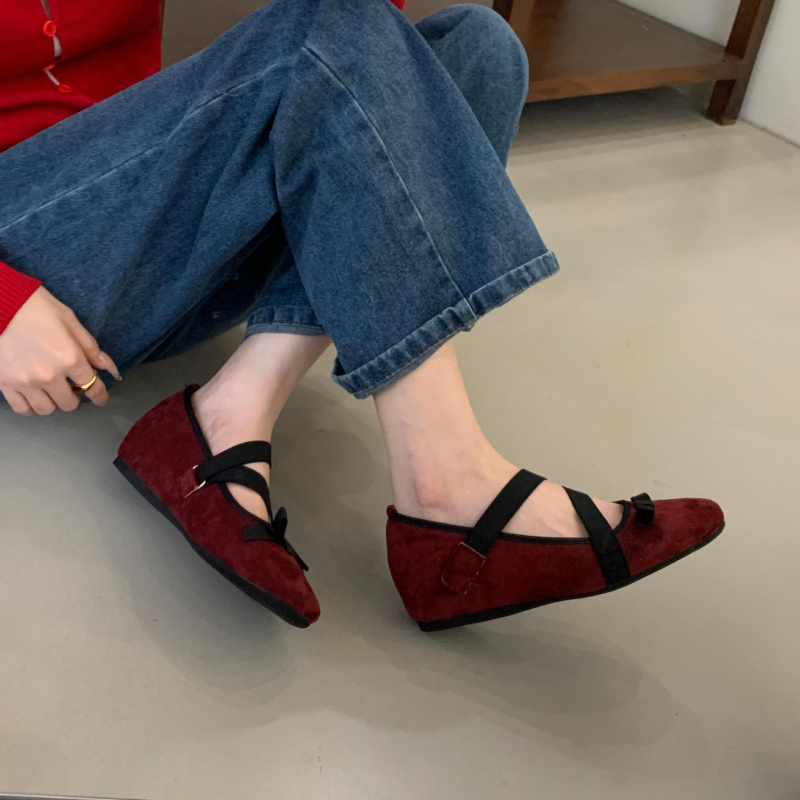 Mary Jane cipele, uski vrh, gornji materijal: super fiber, ulošak PU, potplat gumeni, niska debela potpetica