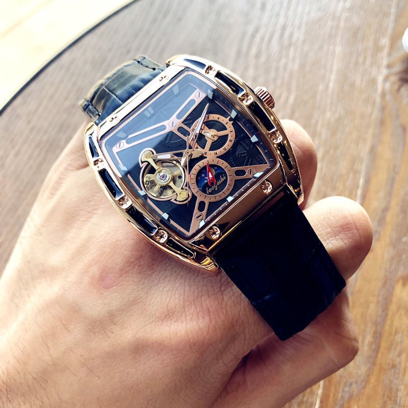 Kvarcni sat u obliku bačve, metalno kućište, kaiš od nehrđajućeg čelika, 30 m vodootpornost, kvarcni mehanizam